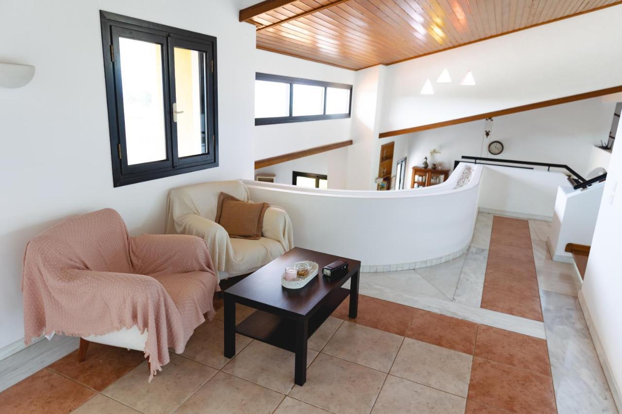 Kouvelia Country Home Luxury Villa Rental Nerotriviá 外观 照片
